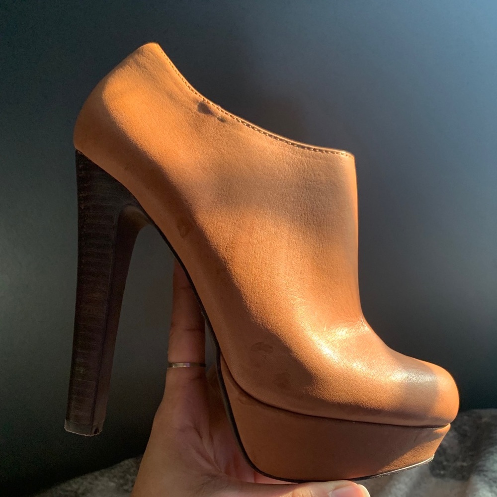 Steve Madden Bell bottom brown leather booties